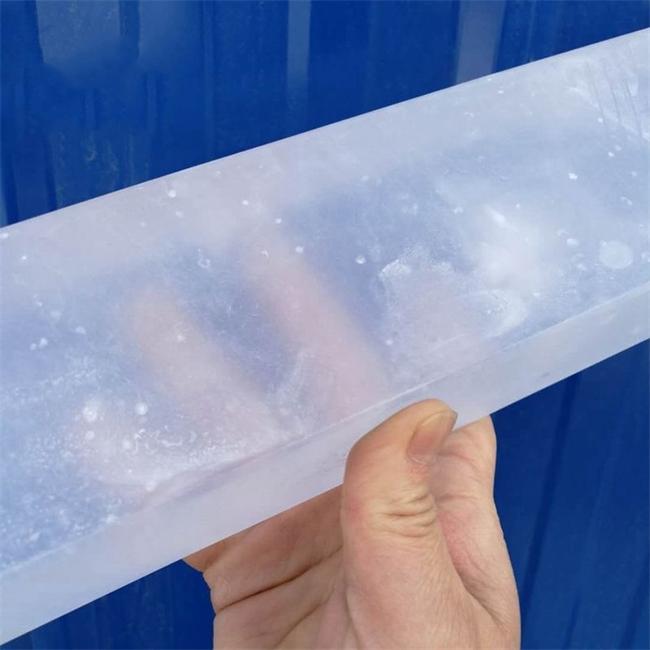 Solid transparent quartz ingot factory Usine de lingots de quartz transparent solide