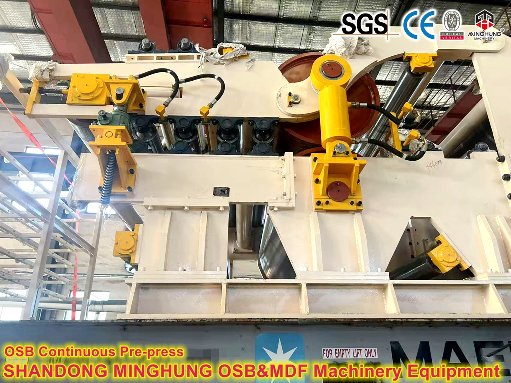 OSB pre press loading تحميل OSB المستمر قبل الضغط