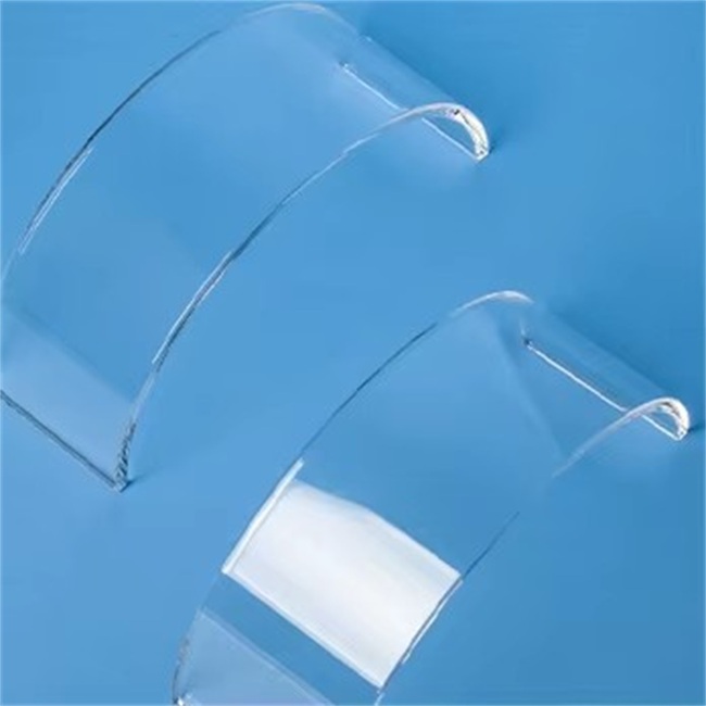 Transparent fused semicircular C-shaped quartz tube manufacturer الشركة المصنعة لأنبوب الكوارتز نصف الدائري الشفاف المنصهر على شكل حرف C