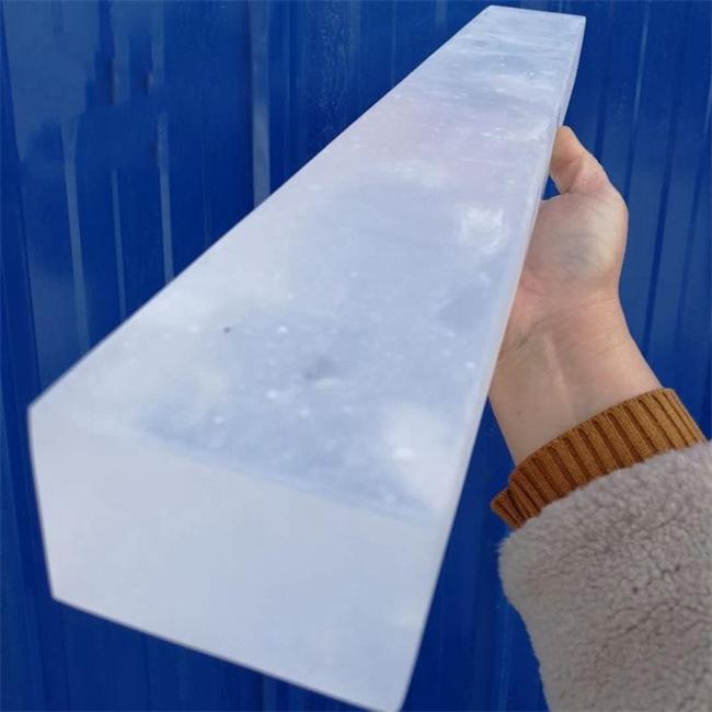 Solid transparent quartz ingot Lingot de quartz transparent solide