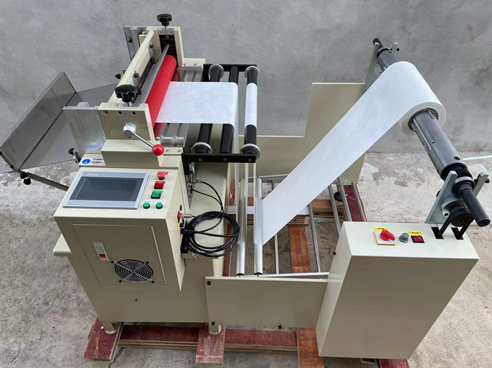 roll to sheet cutting machine macchina da taglio da rotolo a foglio