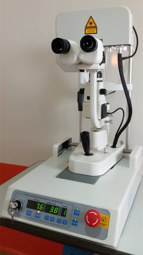 MeCanMed YAG Laser لیزر MeCanMed YAG در بیمارستانی در کامرون.