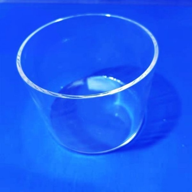 Manufacturer of cylindrical enclosed quartz tube Hersteller von zylindrisch umschlossenen Quarzrohren