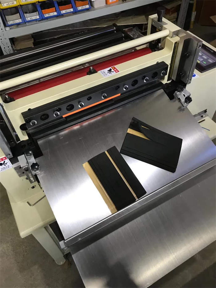kiss cutter sample1 Ukázka řezačky pusinek1