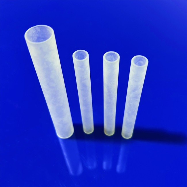 Application of high temperature resistant quartz glass tube in microwave device Aplicación de tubo de vidrio de cuarzo resistente a altas temperaturas en dispositivo microondas