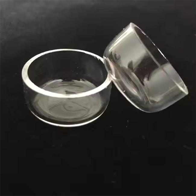 Small caliber transparent quartz crucible Transparenter Quarztiegel mit kleinem Kaliber