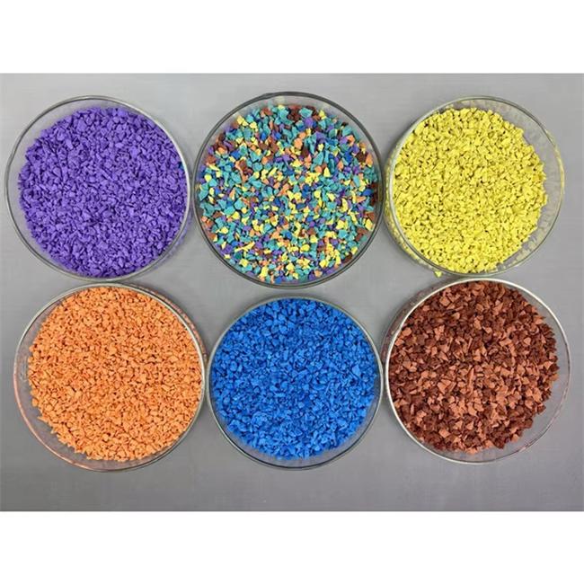 Environmentally friendly and odorless EPDM colored rubber granule Milieuvriendelijke en geurloze EPDM gekleurde rubberkorrel