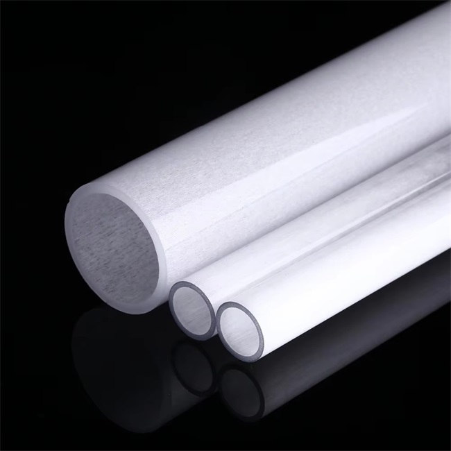 tube de quartz blanc laiteux