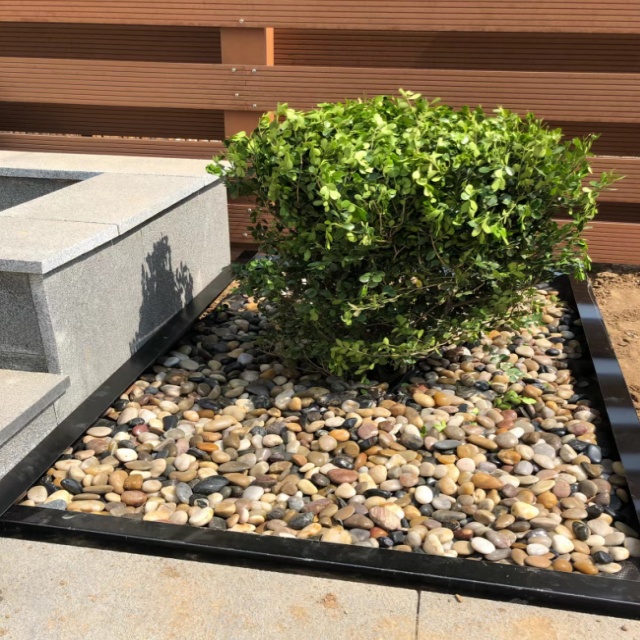 Smooth Pebbles for Home and Garden Decoration حصى ناعمة لتزيين المنزل والحديقة