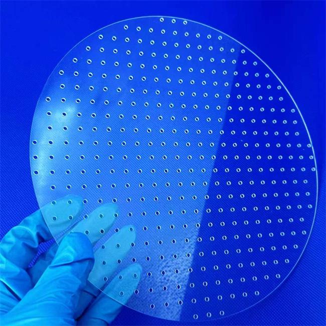 Lieferant von hochreinen perforierten optischen Quarzplatten