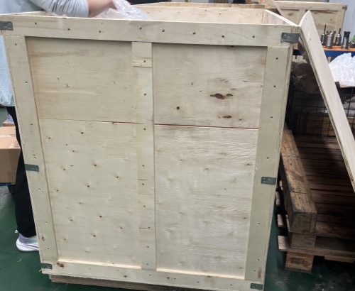 дървена кутия