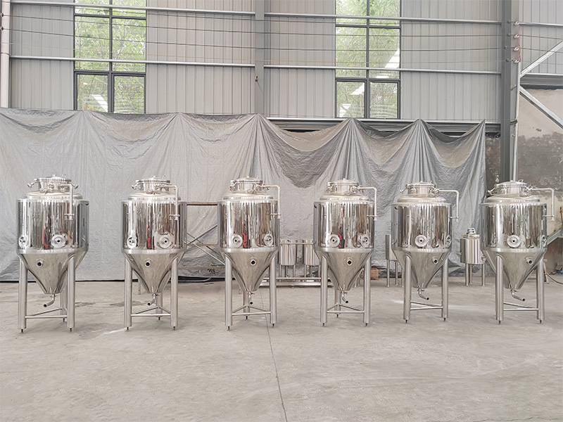 1_0005_200L発酵槽