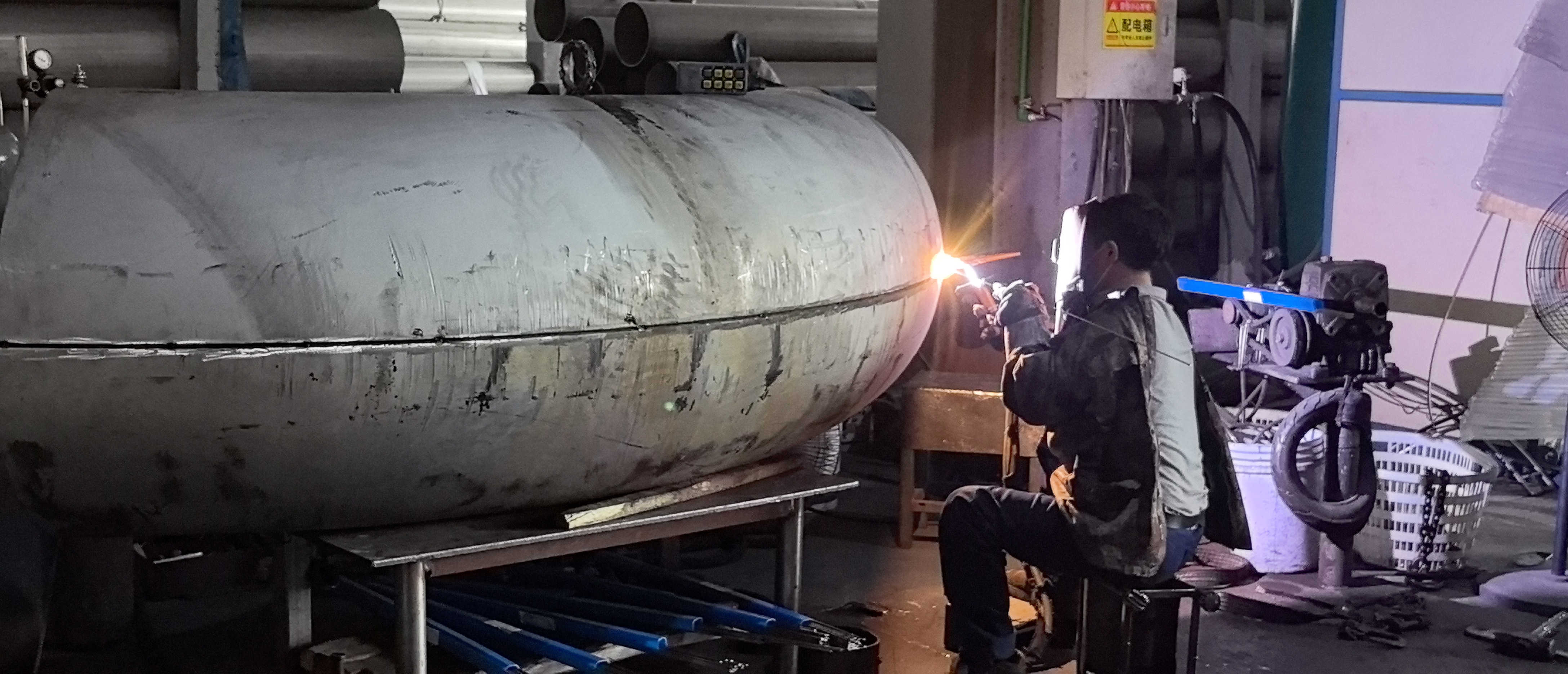 កម្មវិធីកែងដៃដែកអ៊ីណុក