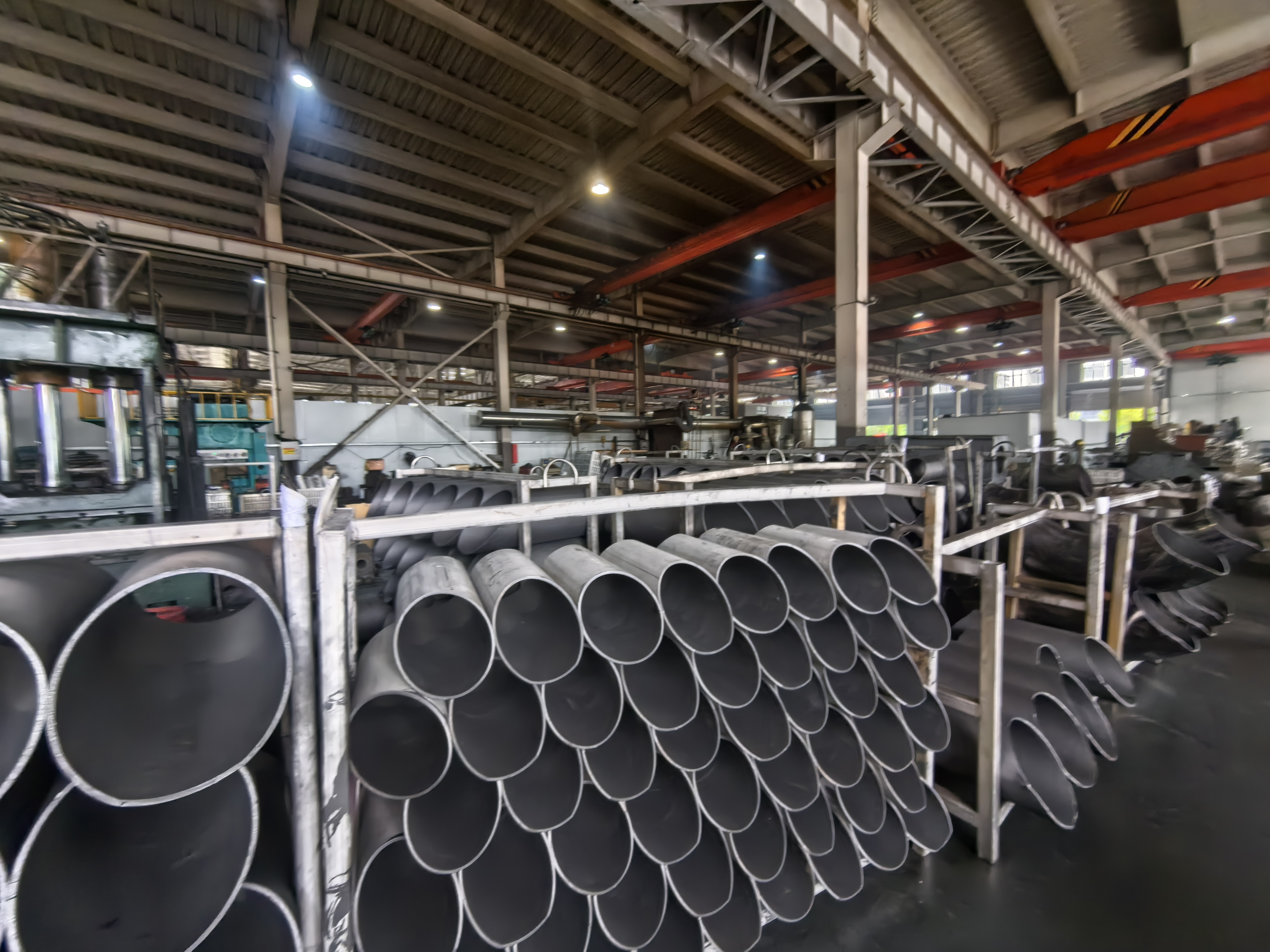 ការជ្រើសរើសកែងដៃដែកអ៊ីណុកខាងស្តាំ