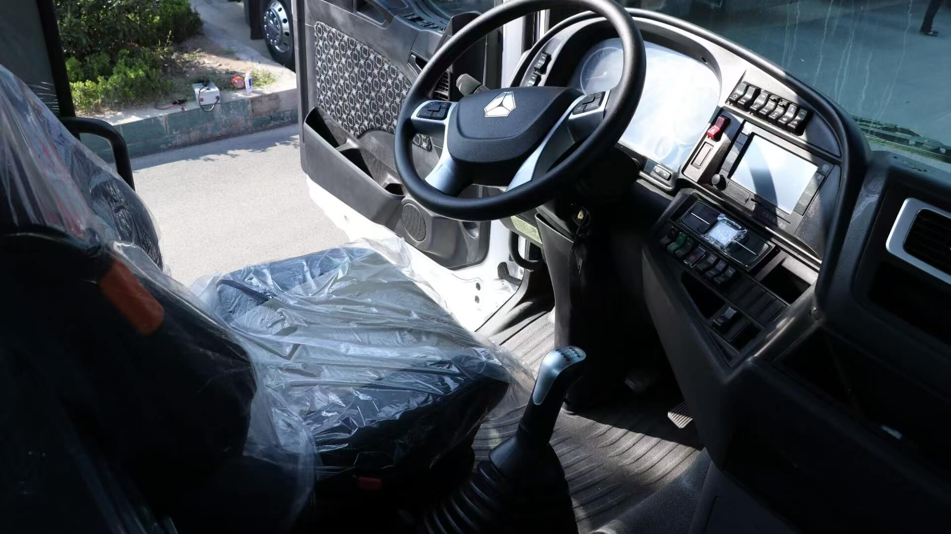 Sitrak C7H 6X4 (8)