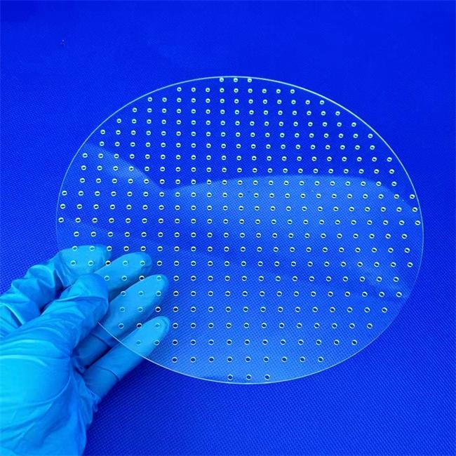 Hersteller von hochreinen perforierten optischen Quarzplatten