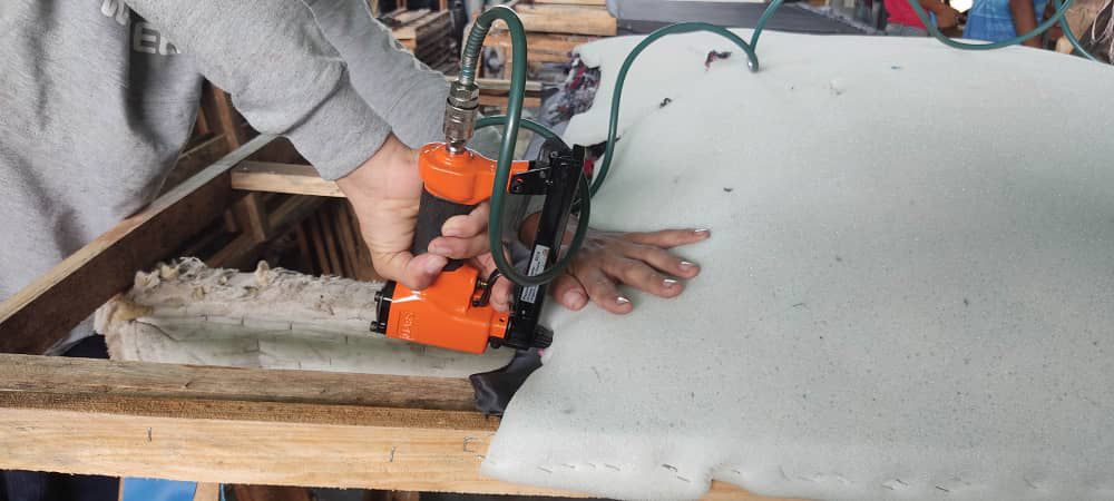 8016钉枪使용 (3)