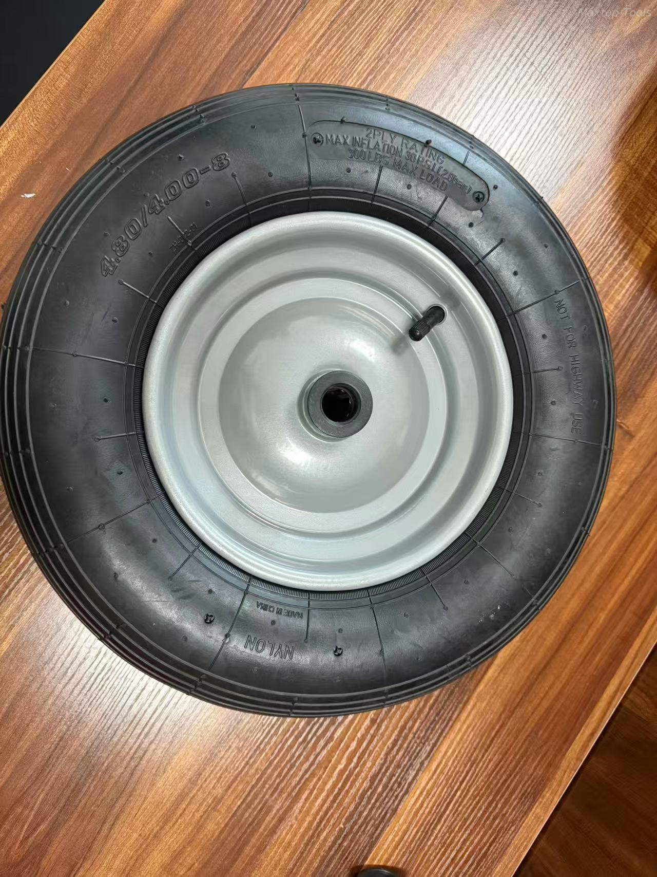 4.80/4.00-8 pnevmatsko kolo