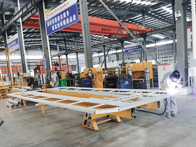 รถบรรทุกที่กำหนดเอง