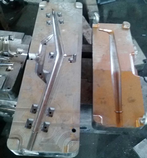 форма за леене под налягане на крака