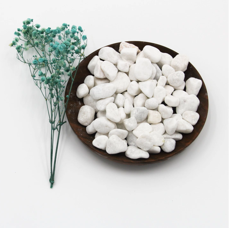 Smooth Pebbles for Home and Garden Decoration حصى ناعمة لتزيين المنزل والحديقة