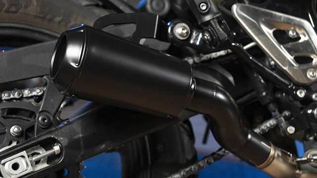 triumph fekete kipufog&oacute;v&eacute;gek