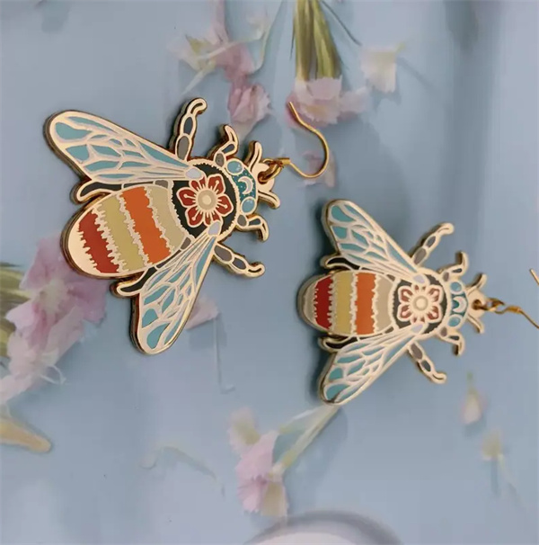 High Quality Logo Hard Enamel Gold Metal Bee S925 Silver Hook Earrings