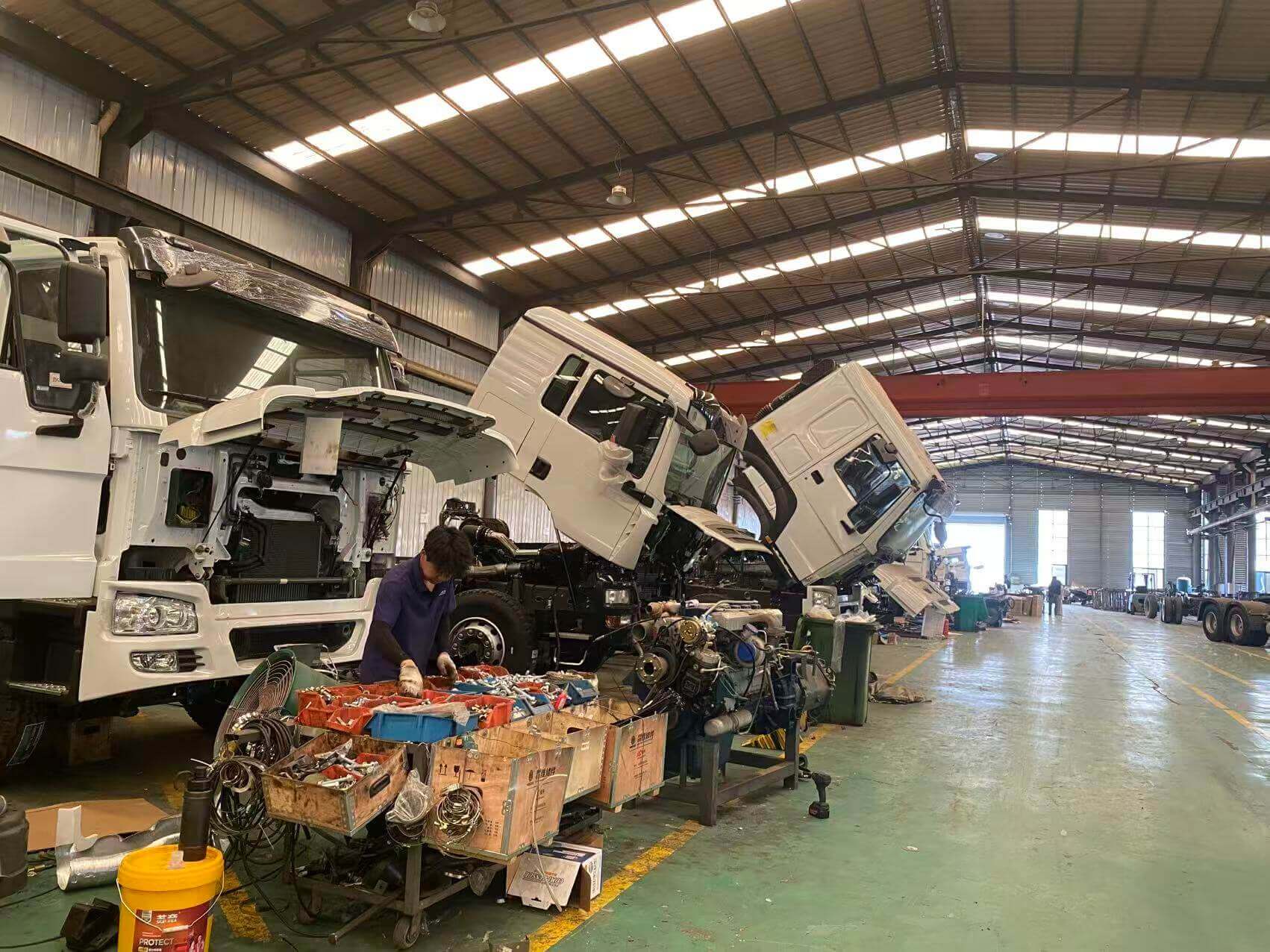 Inspecție SITRAK camion tractor &icirc;n atelierul Ant Automobile