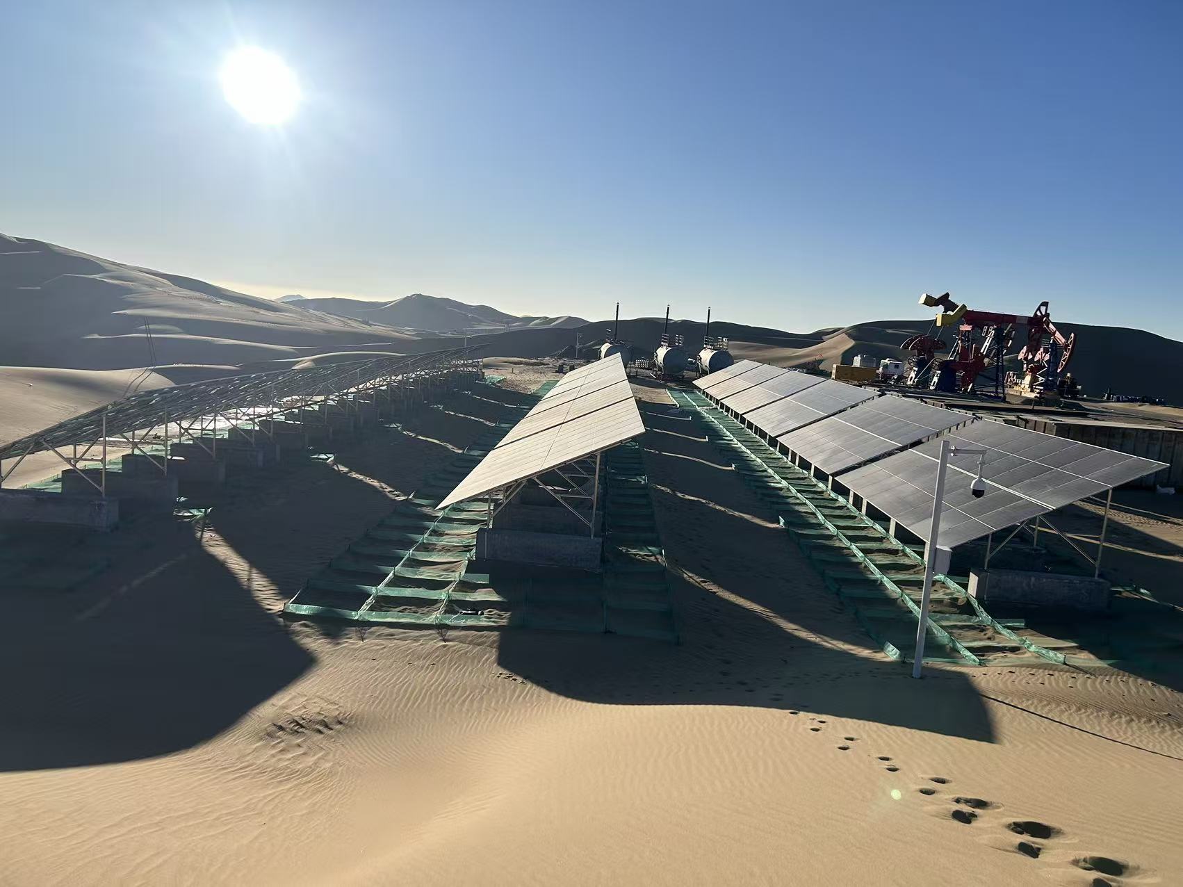 Mikronetz-Solar- und Bess-Projekt in der W&uuml;ste (3)